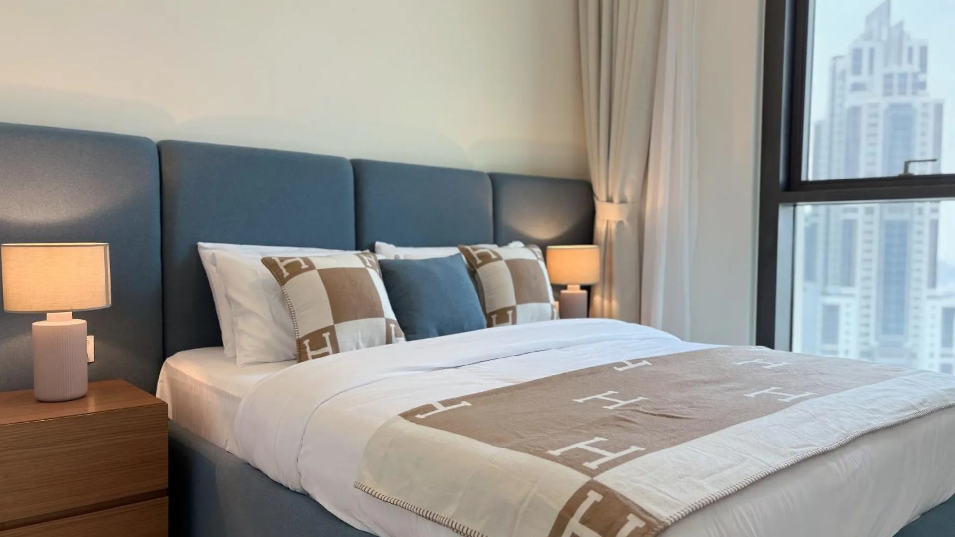 Outsdier Vacation Homes - 1Br In The Heart Of Downtown Sea View Walk To Burj & Dubai Mall United Arab Emirates