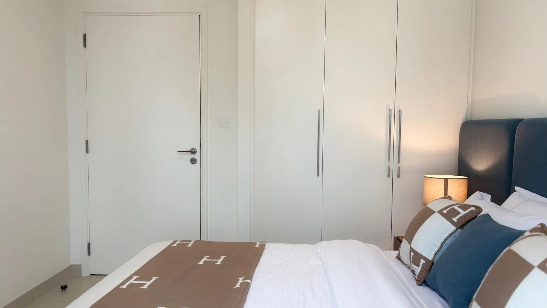 Outsdier Vacation Homes - 1Br In The Heart Of Downtown Sea View Walk To Burj & Dubai Mall