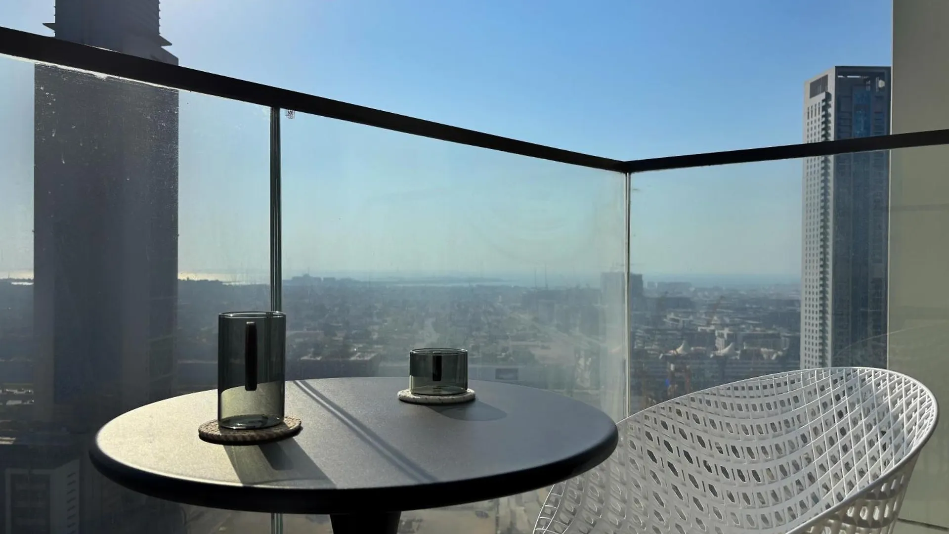 Apartment Outsdier Vacation Homes - 1Br In The Heart Of Downtown Sea View Walk To Burj & Dubai Mall